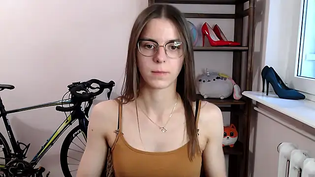 Snapshot of love_megi chatting on 12.17.25 love megi online show from 12.17.25