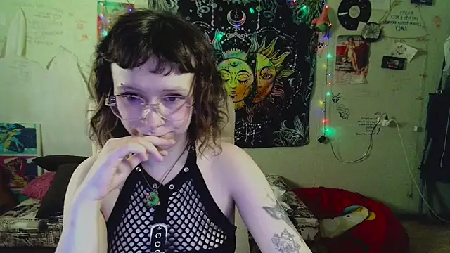 Snapshot of Lil_foxxx chatting on 07.13.26 Lil foxxx online show from 07.13.26
