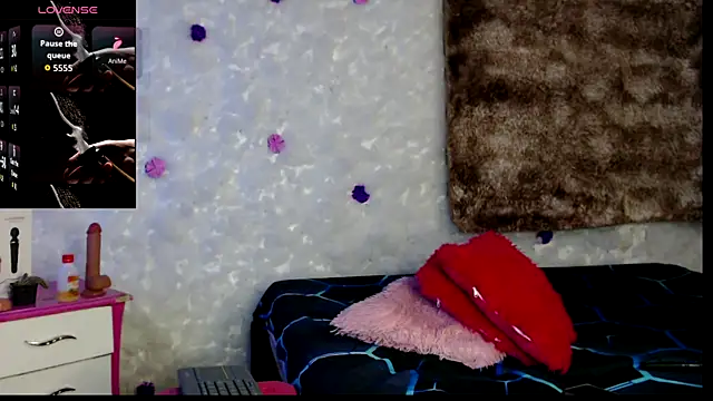 bella warzon online show from 04.08.26