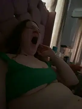 Snapshot of feedeegeorgie chatting on 03.12.25 feedeegeorgie online show from 03.12.25