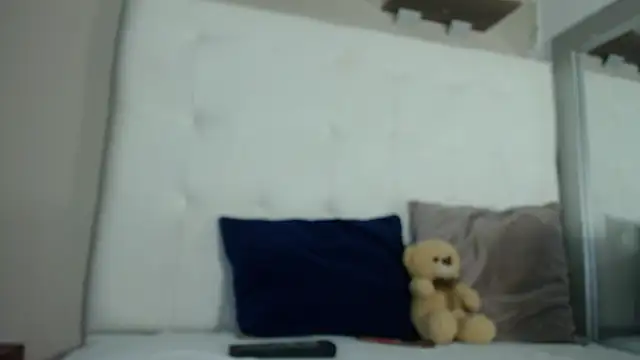 Snapshot of willow_smitt chatting on 11.08.25 willow smitt online show from 11.08.25