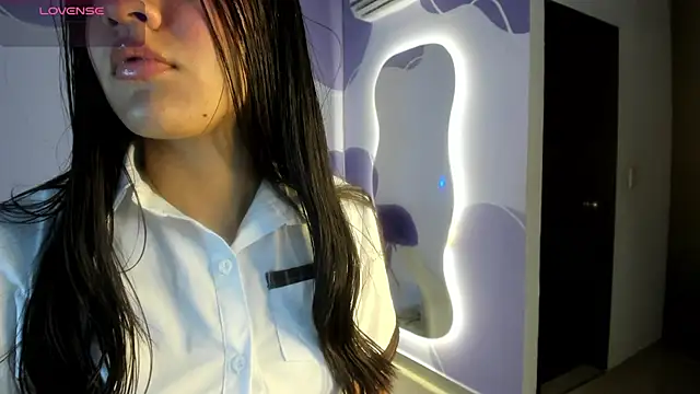 auroracute02 online show from 09.18.25