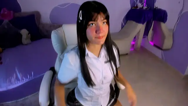 auroracute02 online show from 10.27.25