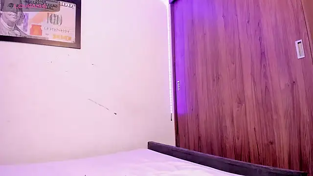 NAOMMII  online show from 12.16.25