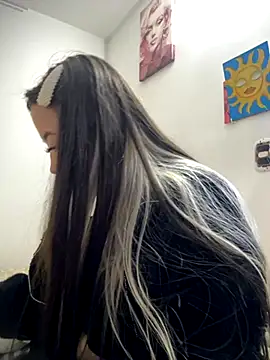 VictoriaGerard Pink online show from 10.23.25