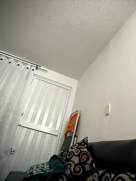 VictoriaGerard Pink online show from 10.27.25