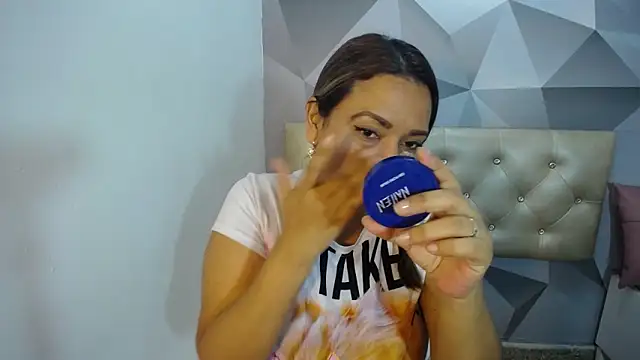 Milf-Prettyboobs online show from 12.03.25