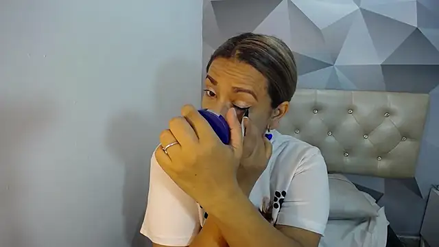 Milf-Prettyboobs online show from 12.16.25