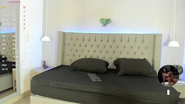 Emiliana Rios online show from 09.22.25