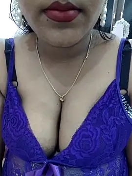 Snapshot of priya_00143 chatting on 05.05.26 priya 00143 online show from 05.05.26