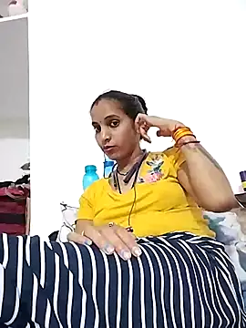 Hotty-Nidhi online show from 03.09.25