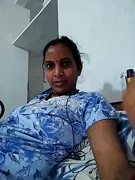 Hotty-Nidhi online show from 03.10.25