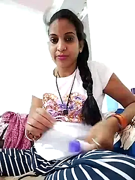 Hotty-Nidhi online show from 03.12.25