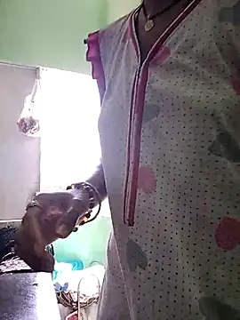 Hotty-Nidhi online show from 03.18.25