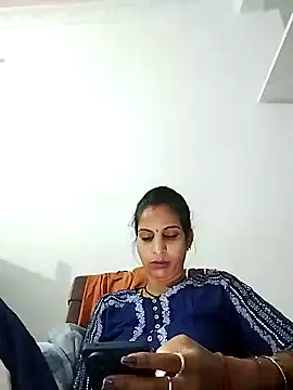 Hotty-Nidhi online show from 03.20.25