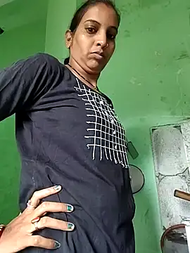 Hotty-Nidhi online show from 10.29.25