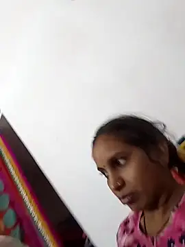 Hotty-Nidhi online show from 11.23.25