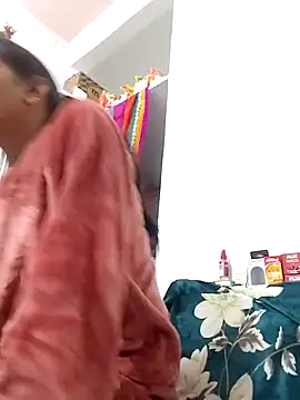 Hotty-Nidhi online show from 11.26.25