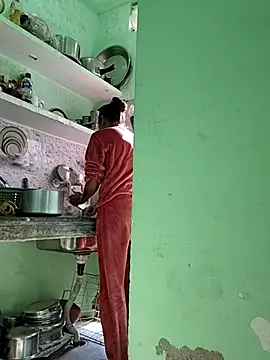 Hotty-Nidhi online show from 11.27.25