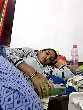 Hotty-Nidhi online show from 12.20.25