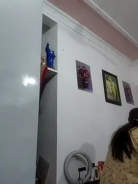 Hotty-Nidhi online show from 02.15.26