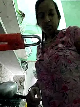 Hotty-Nidhi online show from 04.05.26