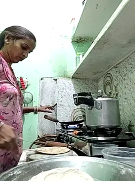 Hotty-Nidhi online show from 04.11.26