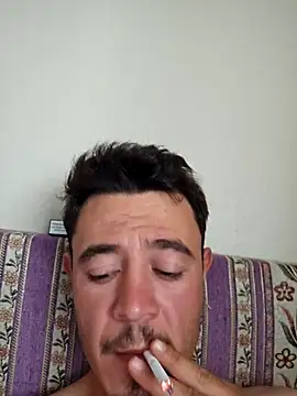 Snapshot of Thunderbolt121 chatting on 11.11.25 Thunderbolt121 online show from 11.11.25