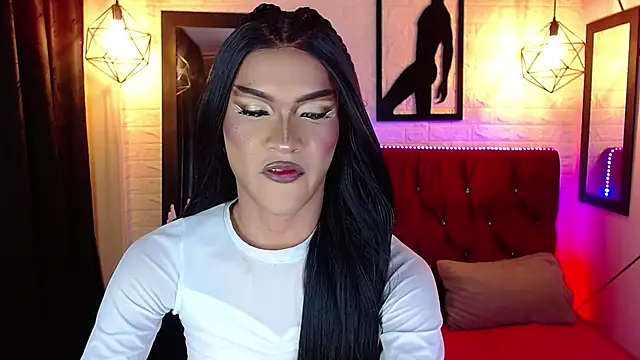 agatha rodriguez online show from 11.25.25