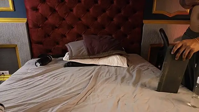 AshtonnSummer online show from 03.10.25