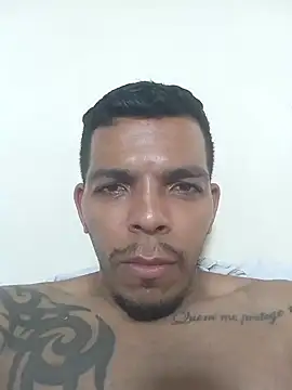 Snapshot of MorenoTatuado93 chatting on 03.08.25 MorenoTatuado93 online show from 03.08.25