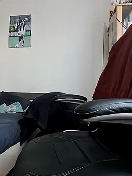 Snapshot of Tutur19 chatting on 03.14.25 Tutur19 online show from 03.14.25