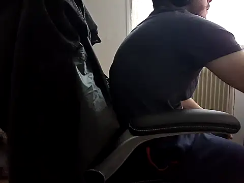 Snapshot of Tutur19 chatting on 03.15.25 Tutur19 online show from 03.15.25