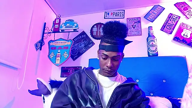 lili roussi online show from 11.15.25