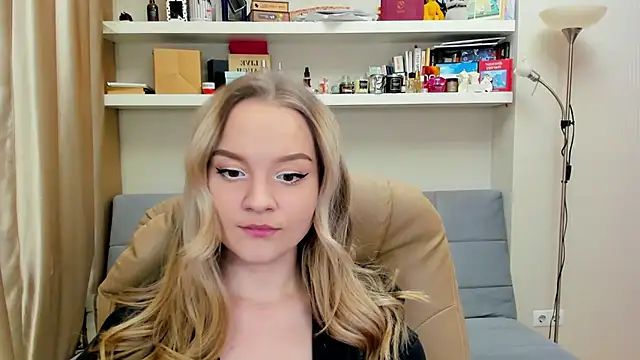 Kara Smith  online show from 01.10.25