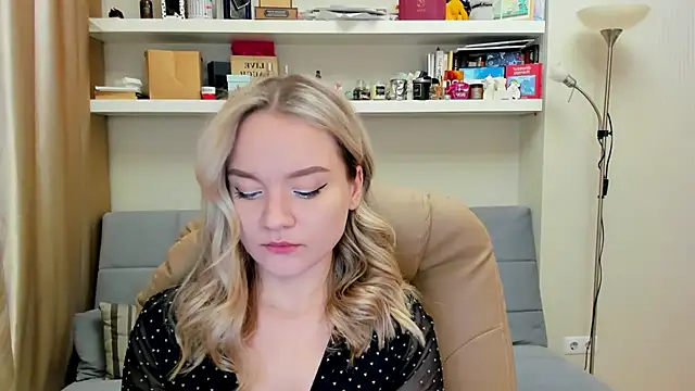 Kara Smith  online show from 02.12.25