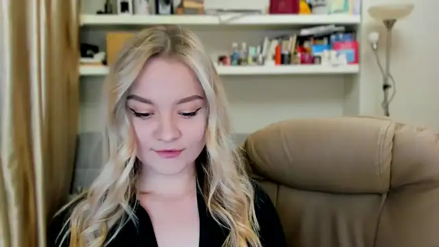 Kara Smith  online show from 10.11.25