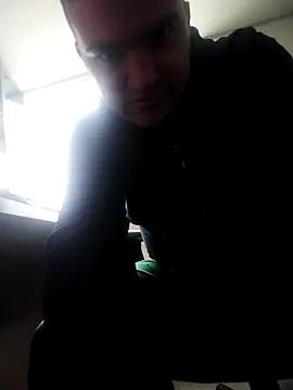 Snapshot of Andy-rtg chatting on 03.10.25 Andy-rtg online show from 03.10.25