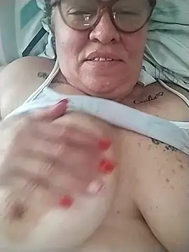 Snapshot of Olgahunder chatting on 02.16.26 Olgahunder online show from 02.16.26