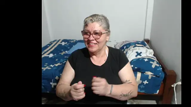 Snapshot of Olgahunder chatting on 02.22.26 Olgahunder online show from 02.22.26