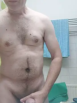 Snapshot of Scharalar chatting on 09.16.25 Scharalar online show from 09.16.25