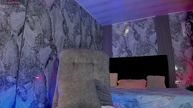 Snapshot of AshleyVega01 chatting on 10.24.25 AshleyVega01 online show from 10.24.25