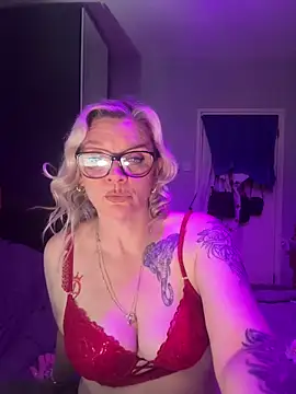 Curvy-Cleo online show from 04.19.26