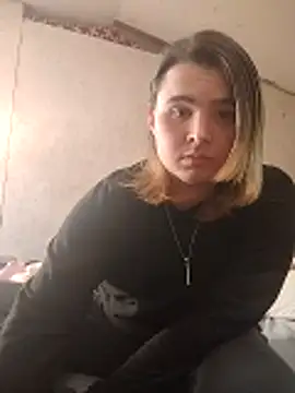 Snapshot of loverbugs21 chatting on 11.04.25 loverbugs21 online show from 11.04.25