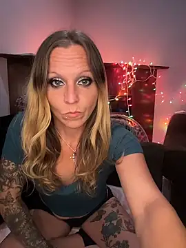 DaddysCuteGirl69 online show from 10.21.25