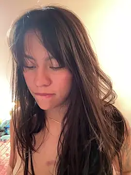 Snapshot of -Selene- chatting on 04.18.26 -Selene- online show from 04.18.26