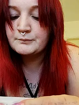 TiffiChantiT2 online show from 03.18.25