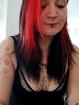 TiffiChantiT2 online show from 01.06.26