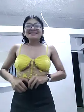 Snapshot of Guadalupe_Lopez chatting on 10.18.25 Guadalupe Lopez online show from 10.18.25