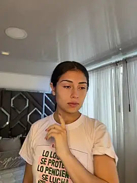 Snapshot of iberiavega chatting on 06.19.26 iberiavega online show from 06.19.26